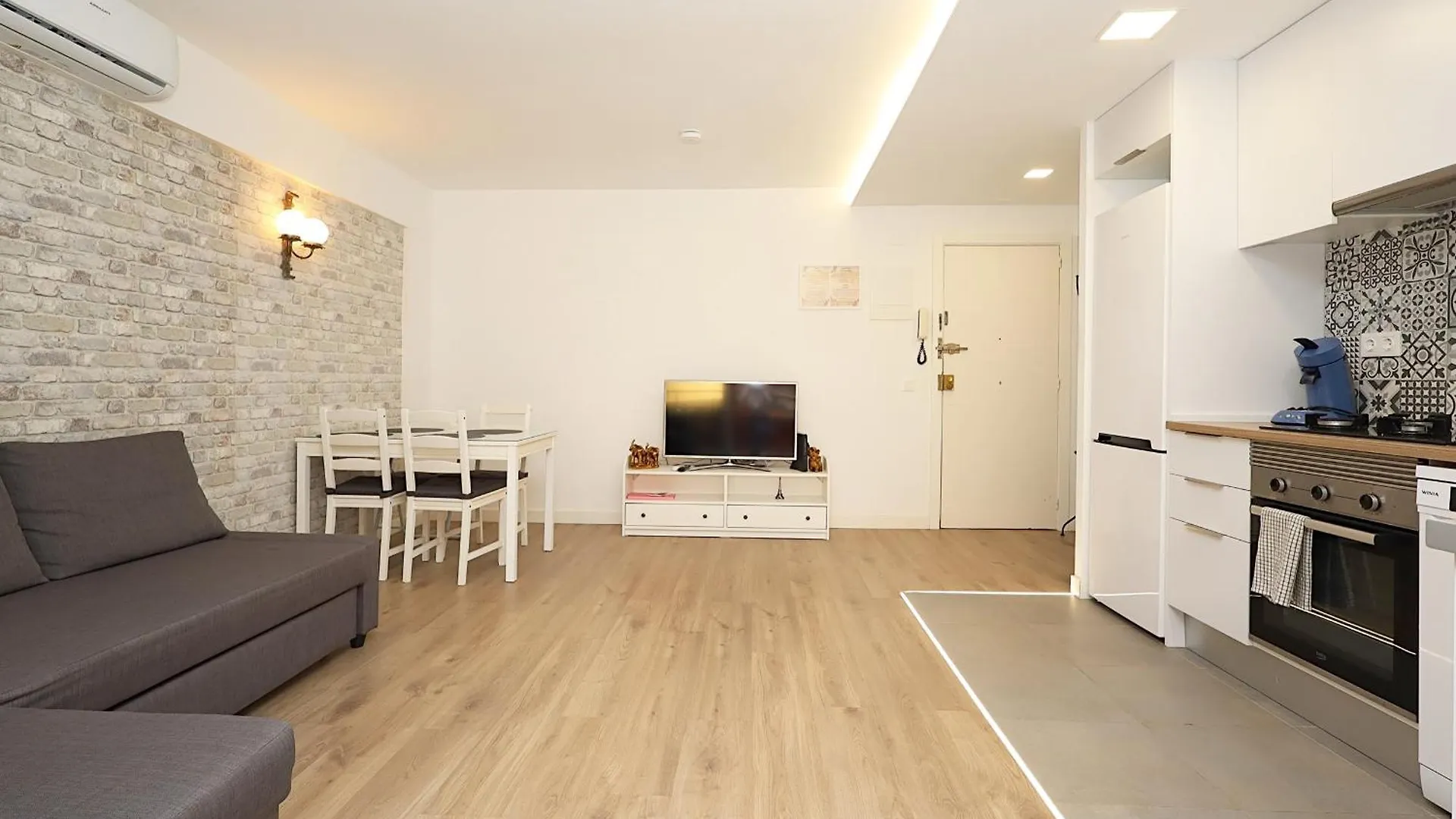 Domus Apartment Lloret de Mar